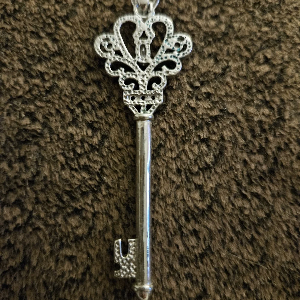 Key pendant - Picture 3 of 5